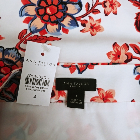 Ann Taylor Skirt - Picture 4 of 4